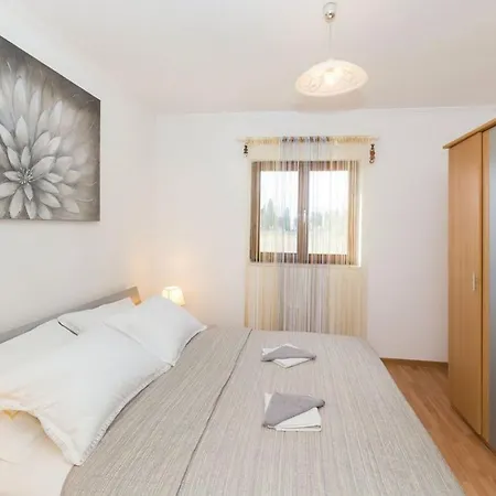 Cozy Nook Kastel Stari